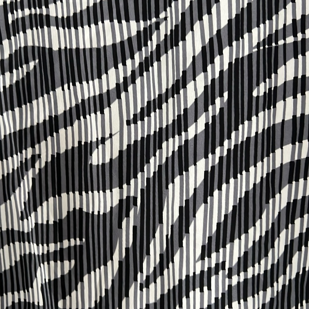 Bob Mackie 100% Silk Black and White Striped Blouse - Size 1X - Picture 7 of 7